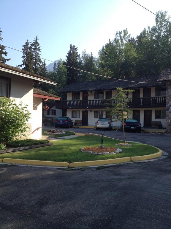 The Gateway Inn Canmore Eksteriør billede