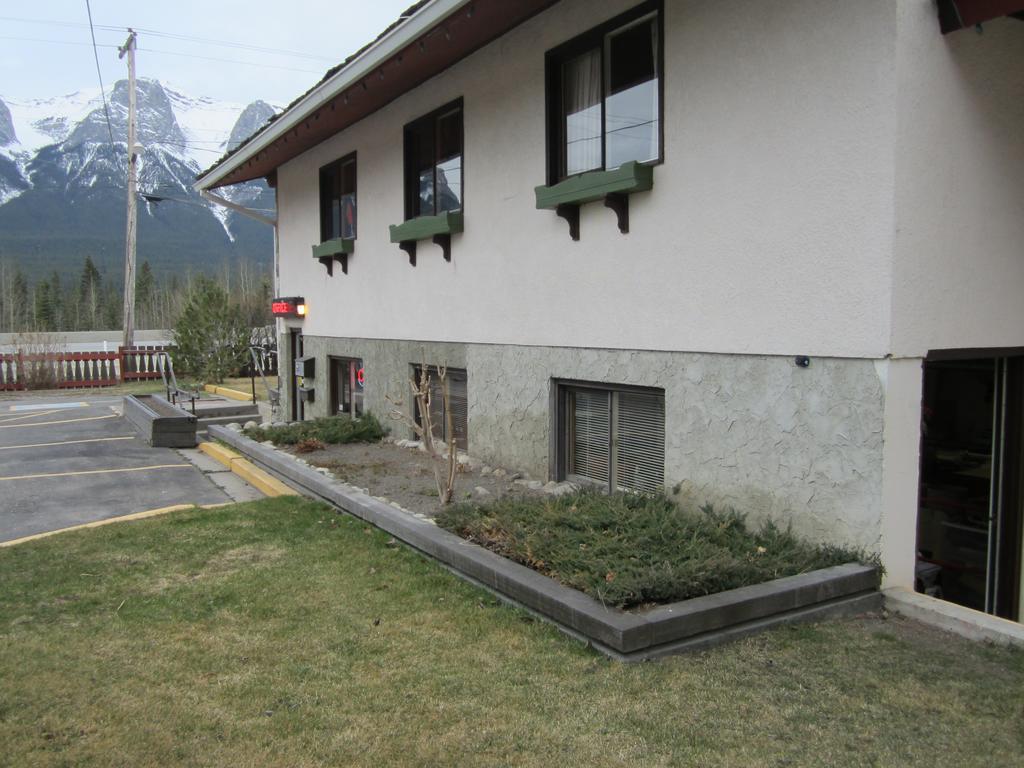 The Gateway Inn Canmore Eksteriør billede